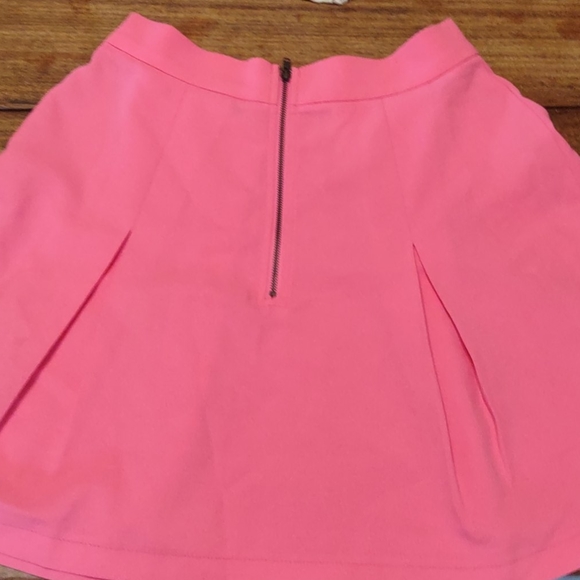 Momteau , small , pink - Picture 2 of 2